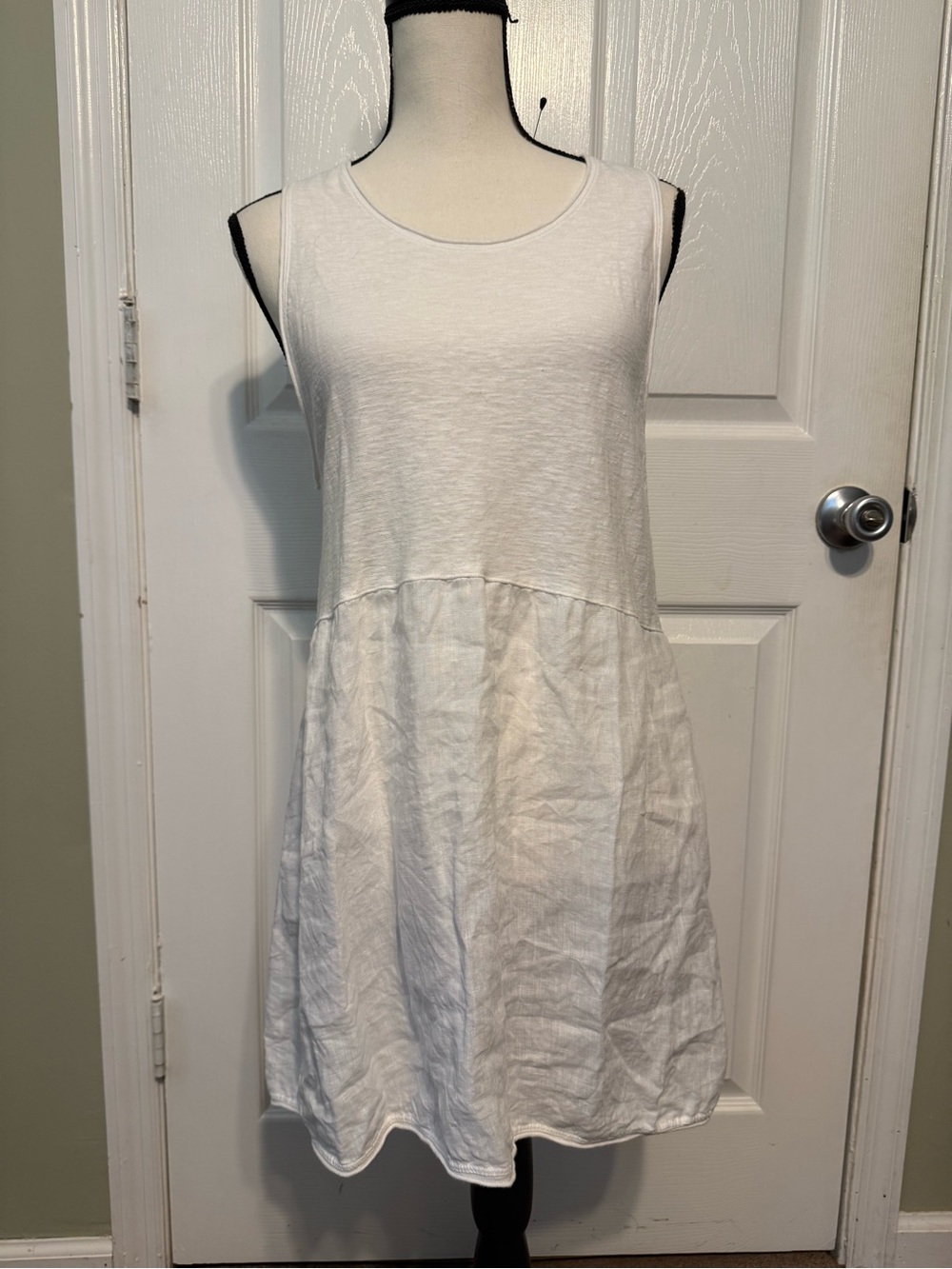 cut loose White Sleeveless Tiered Sundress